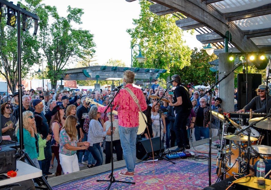 A summertime Friday Night Live concert in Cloverdale