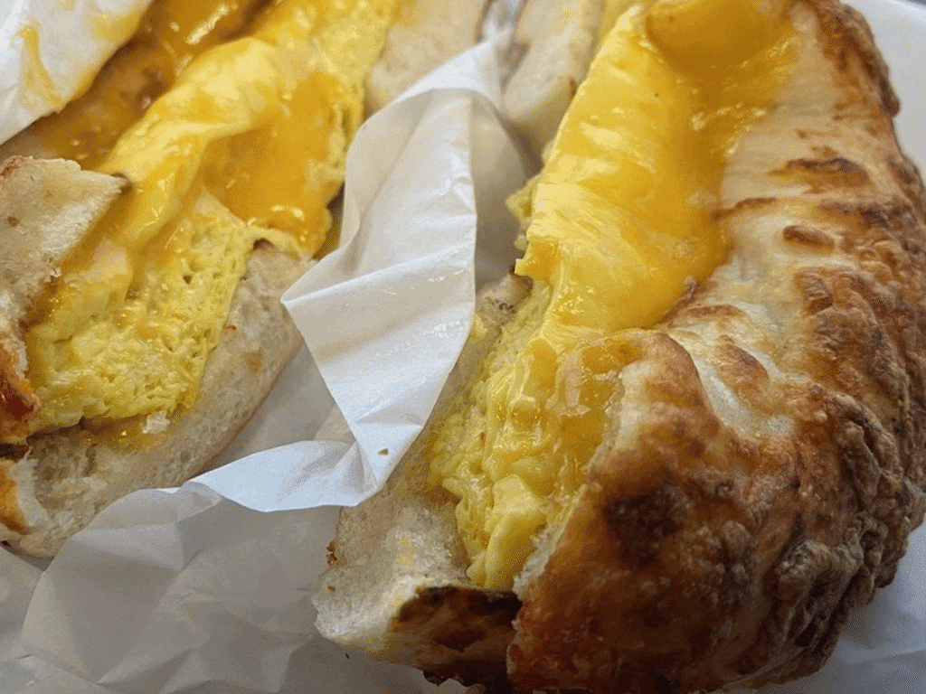 egg sandwich from sonoma valley bagel and cafe in sonoma county