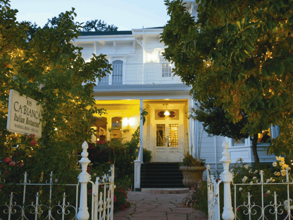 outside view of ca bianca italian restaurant in sonoma county