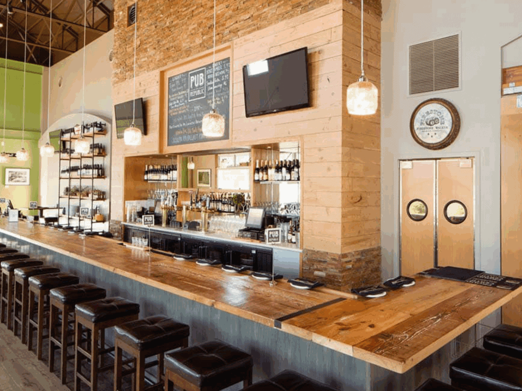 full bar at the pub republic restaurant in sonoma county
