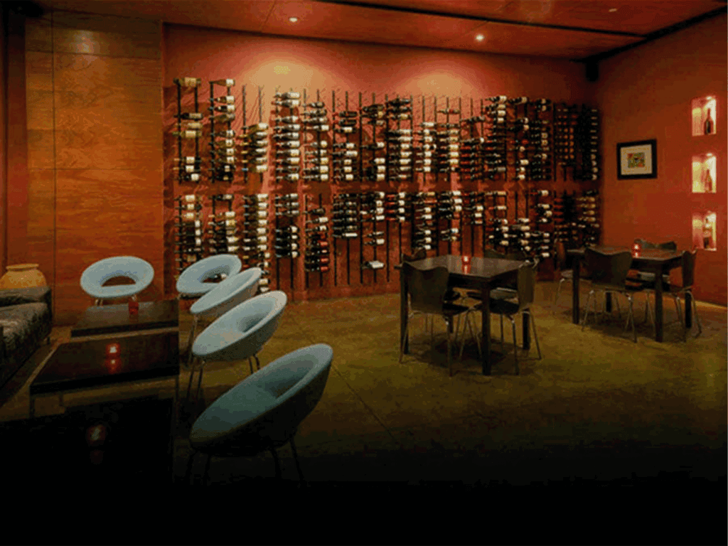 la dolce vita wine lounge in petaluma sonoma county