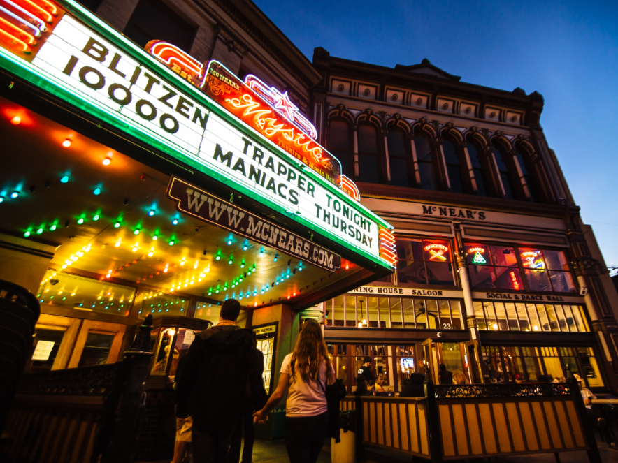 Picture of Mystic Theatre in Petaluma California lit up at night