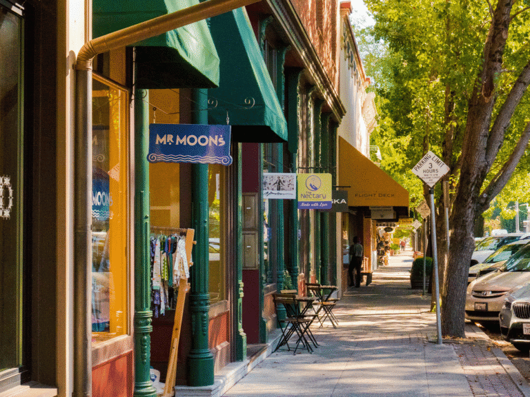 shopping center street healdburg in sonoma county