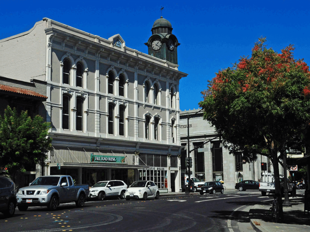 outside view of tall toad music store in downtown petaluma sonoma county