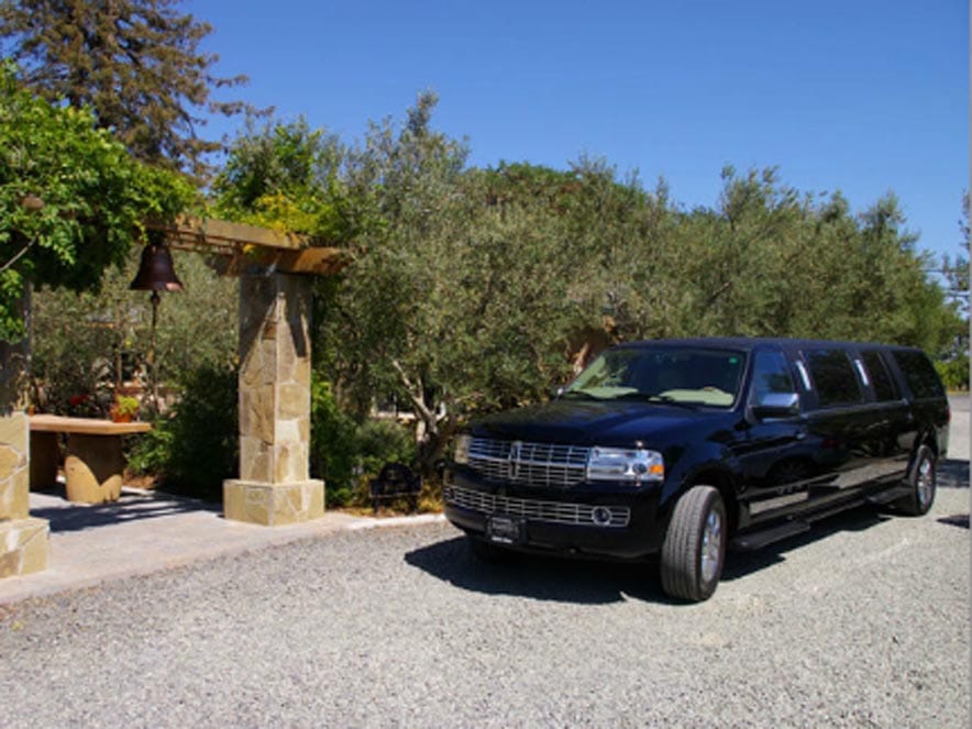 Image of car from Artisan Wine Tour