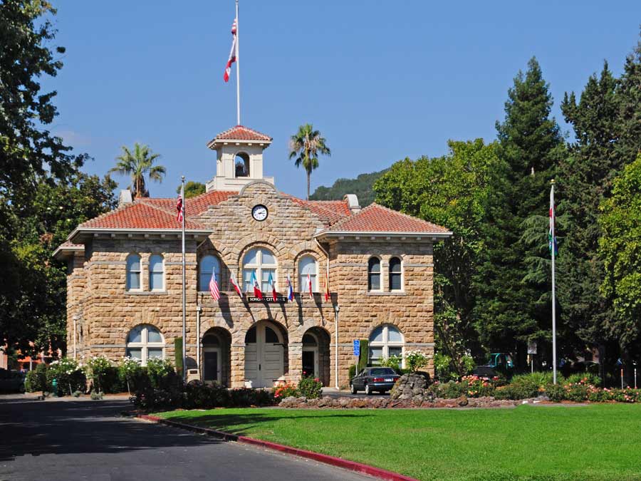 Sonoma City Hall displays the American flag on the plaza