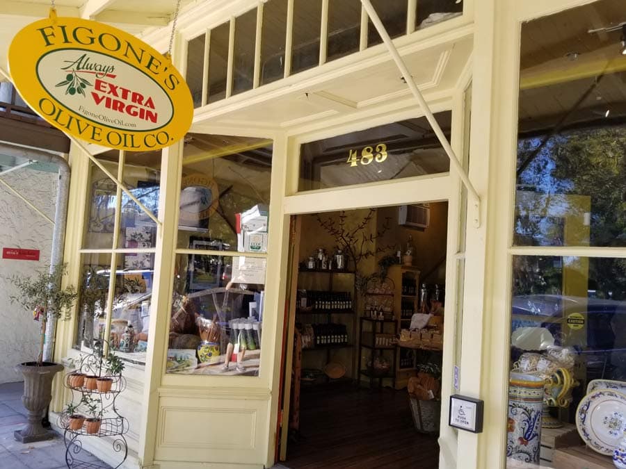 The outside of the yellow store front on the Sonoma PLaza