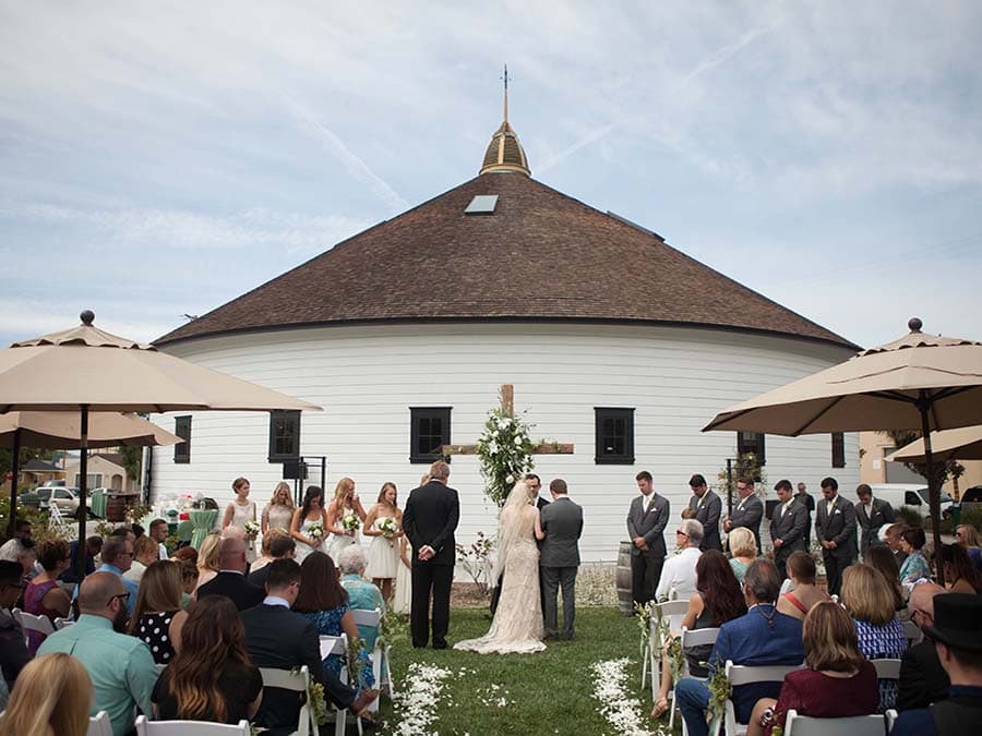 wedding outside deturk round barn