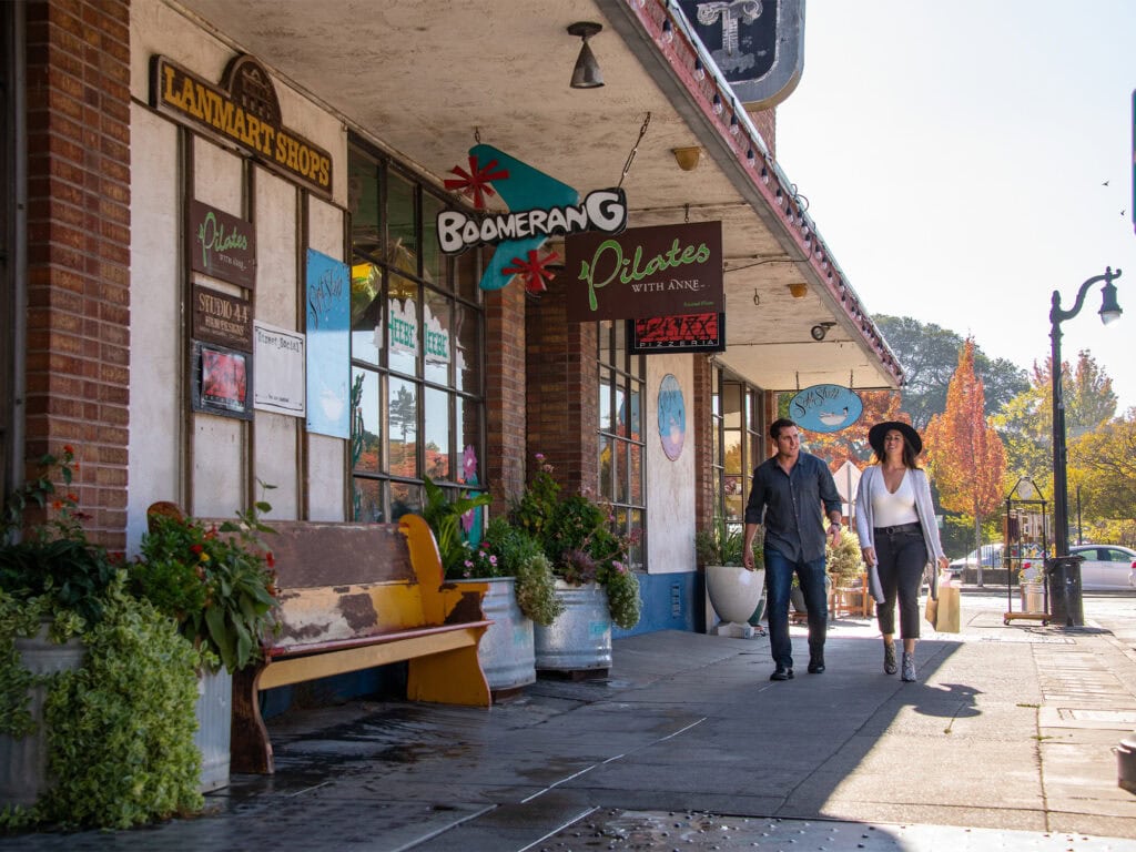 people downtown petaluma shopping in sonoma county