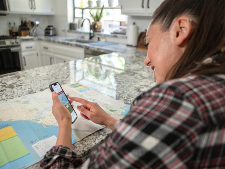 person using ai tip planning on their phone to build a sonoma county itinerary