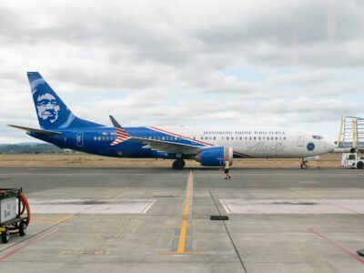 photo of alaska airlnes plane at sonoma county airport